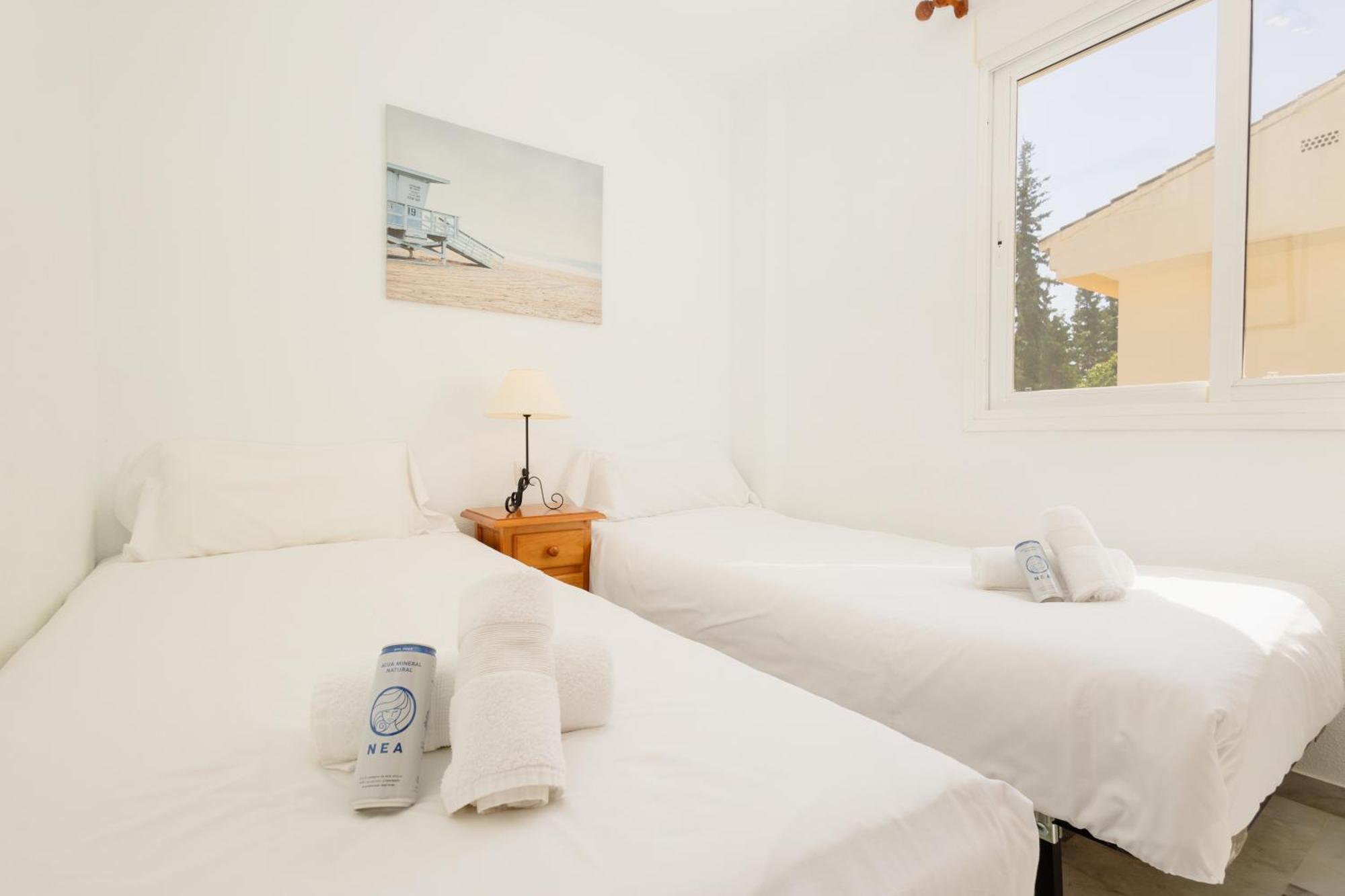 Beautiful Townhouse Walking Distance To The Beach In Costabella, Marbellac Extérieur photo