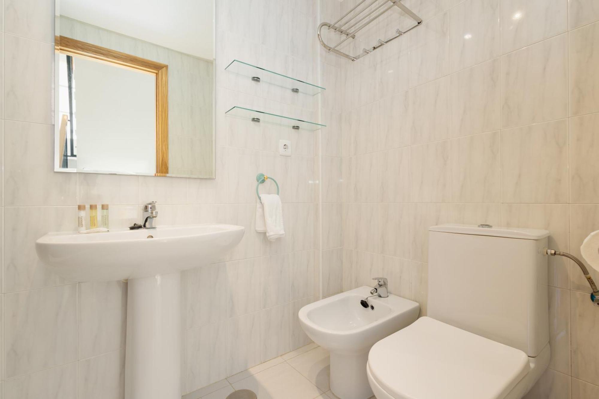 Beautiful Townhouse Walking Distance To The Beach In Costabella, Marbellac Extérieur photo