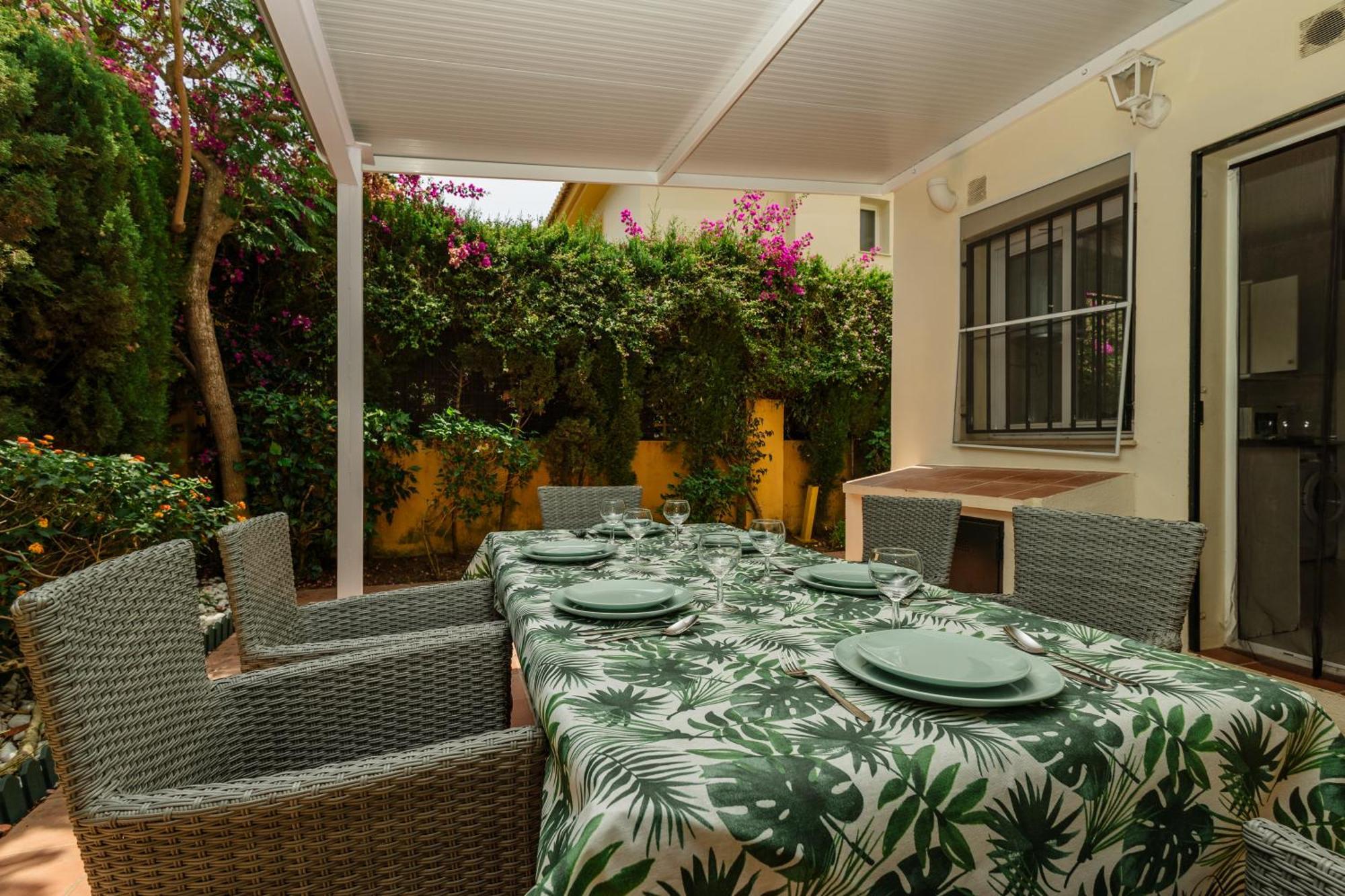 Beautiful Townhouse Walking Distance To The Beach In Costabella, Marbellac Extérieur photo
