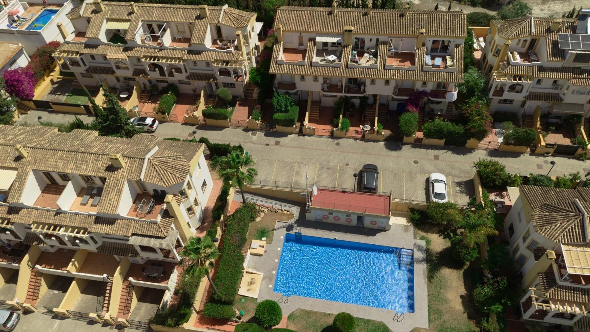 Beautiful Townhouse Walking Distance To The Beach In Costabella, Marbellac Extérieur photo