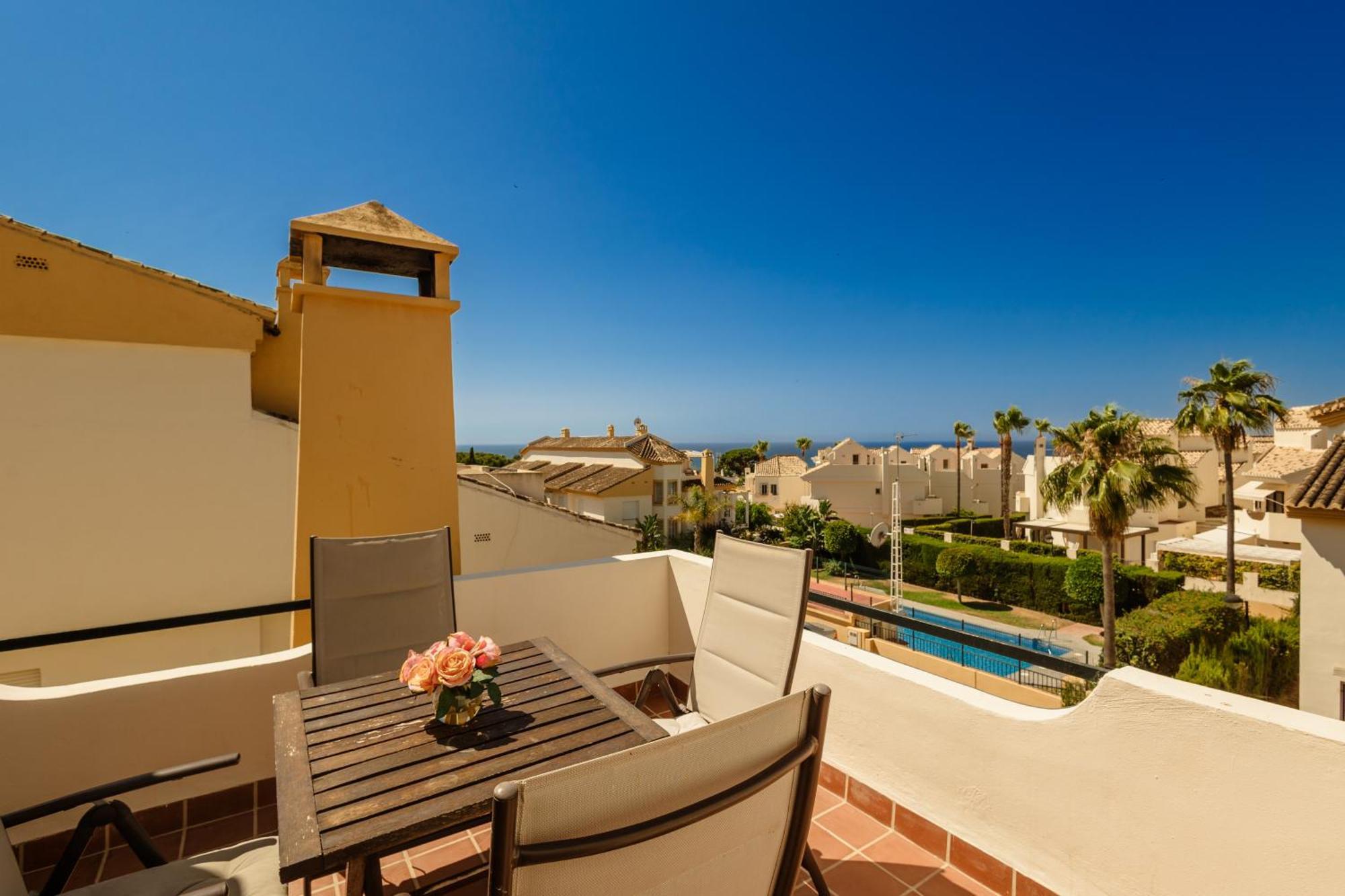 Beautiful Townhouse Walking Distance To The Beach In Costabella, Marbellac Extérieur photo