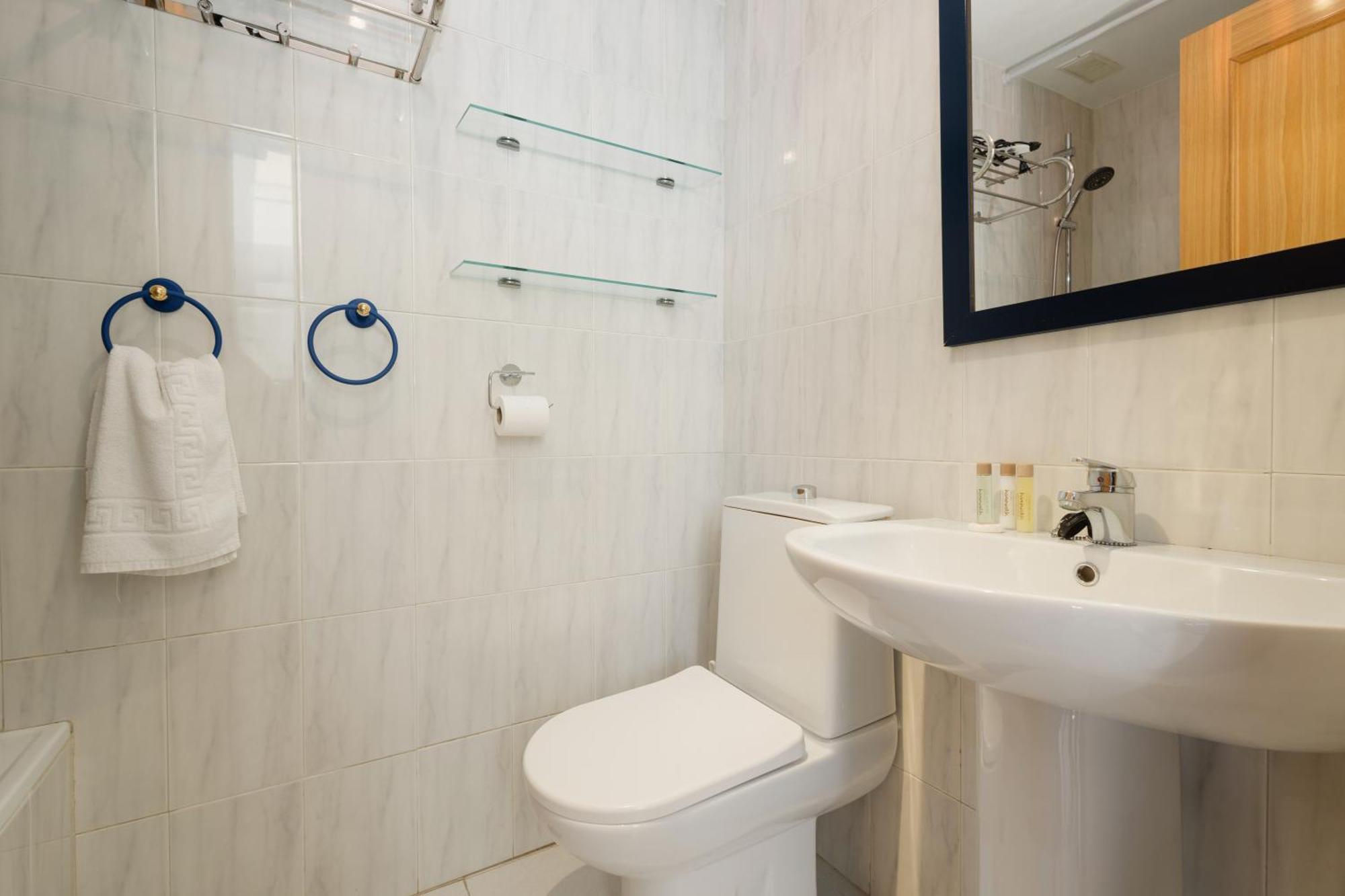 Beautiful Townhouse Walking Distance To The Beach In Costabella, Marbellac Extérieur photo