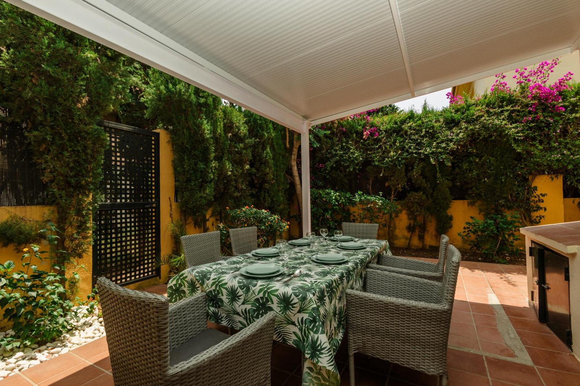 Beautiful Townhouse Walking Distance To The Beach In Costabella, Marbellac Extérieur photo
